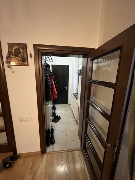 Cotroceni, apartament 3 camere in vila+curte individuala+pivnita.