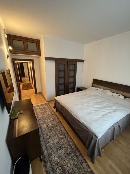 Cotroceni, apartament 3 camere in vila+curte individuala+pivnita.