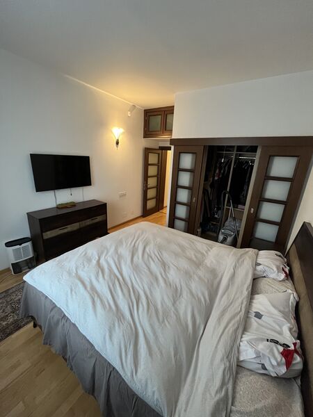 Cotroceni, apartament 3 camere in vila+curte individuala+pivnita.