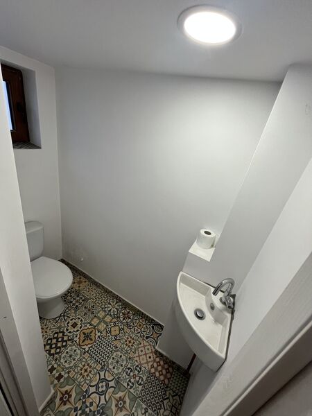 Cotroceni, apartament 3 camere in vila+curte individuala+pivnita.